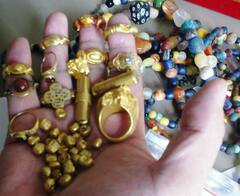 Island of Gold: इस देश में नदी से निकल रहा है सोना, कई और कीमती चीजें भी मिलीं!