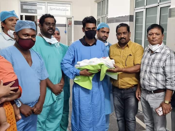 Bhadradri Kothagudem Collector Anudeep's Wife Delivered Baby Boy in Government Hospital Bhadradri Kothagudem Collector: ప్రభుత్వ ఆస్పత్రిలో కలెక్టర్ భార్య ప్రసవం.. ఆదర్శంగా నిలిచారంటూ IASపై ప్రశంసలు