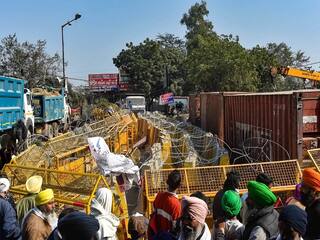 Farmers Protest: કૃષિ કાયદાના વિરોધ વચ્ચે સિંઘુ બોર્ડર પર ખેડૂતે ફાંસી લગાવીને આત્મહત્યા કરી