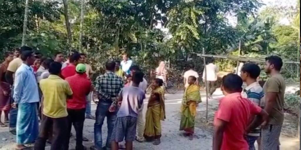 CoochBehar Mathavanga Relationship Chaos man attempt to suicide when four lovers came home together CoochBehar Relationship Chaos : একসঙ্গে বাড়িতে হাজির ৪ প্রেমিকা! 'কীর্তি'-র পর্দাফাঁসে বিষ খেয়ে আত্মহত্যার চেষ্টা মাথাভাঙার যুবকের