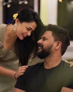 PHOTO :  'तुझी माझी रेशीमगाठ' मधल्या नेहाचा खरा नवरा आहे प्रसिद्ध निर्माता आणि दिग्दर्शक; पाहा फोटो