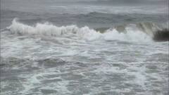 Chennai में बिगड़ने लगा मौसम, समंदर में उठ रहीं ऊंची-ऊंची लहरें | Tamil Nadu Rains | Ground Report