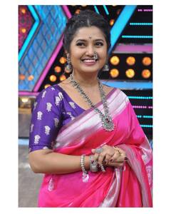 PHOTO : प्राजक्ता माळीचा नथीचा नखरा, सिल्वर दागिन्यांच्या ट्विस्ट सोबत मराठमोळा ठसका!