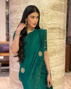 Shruti Haasan pics: பச்சை புடவையில் ஸ்ருதியின் லேட்டஸ்ட் போட்டோஸ்..!