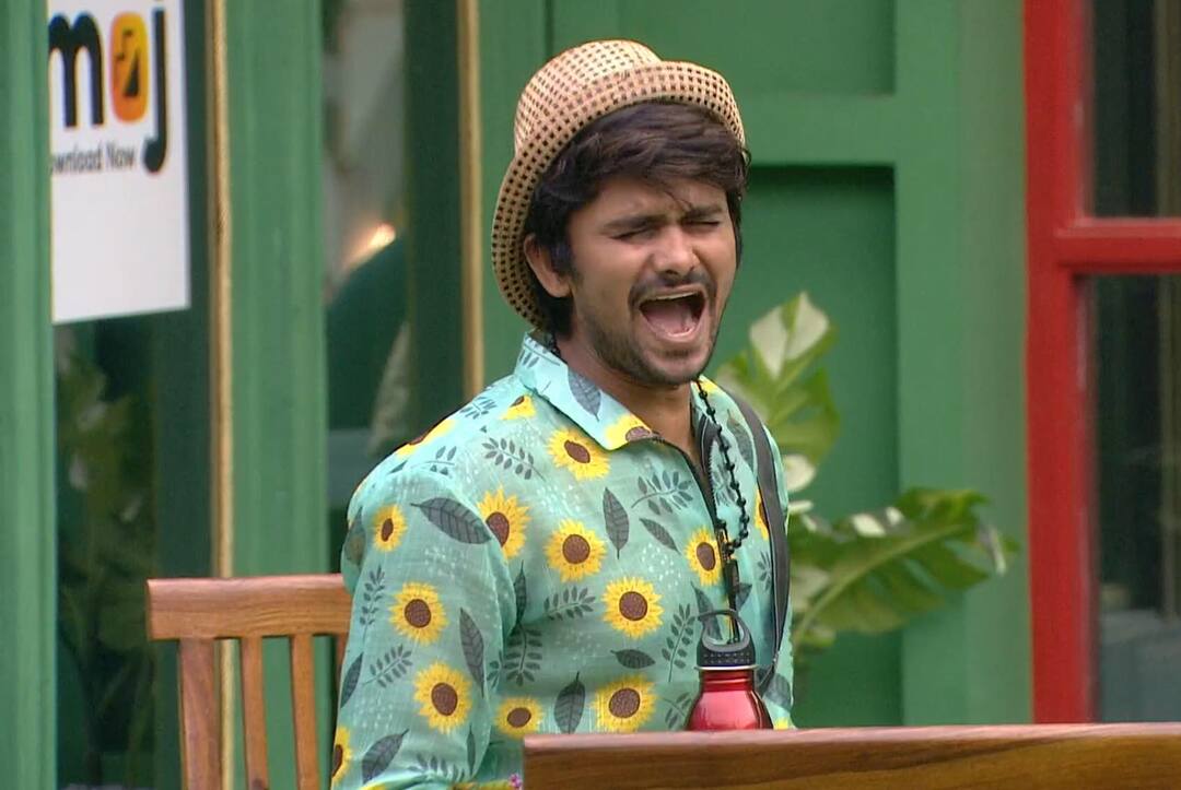 Bigg Boss 5 Telugu: Sunny Fun in BB Hotel task Bigg Boss 5 Telugu: సన్నీ ఫన్ మాములుగా లేదు.. కాజల్ డబ్బు కొట్టేసిన రవి..