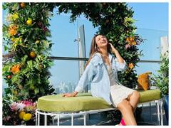 Divyanka Tripathi ने दुबई से शेयर की अपनी खूबसूरत तस्वीरें, स्टाइल देख फैंस कर रहे हैं तारीफ