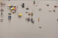 Chennai Rain Update: প্রবল বর্ষণে বিপর্যস্ত চেন্নাই! জারি রেড অ্যালার্ট, ৯ জেলায় বন্ধ স্কুল-কলেজ