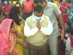 Delhi Chhath Puja: छठ पूजा पर श्रद्धालुओं से मिले सीएम केजरीवाल, कहा- ये राजनीति का समय नहीं, सबके सुख की कामना करें