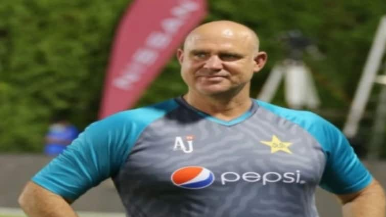 T20 WC: Unusual feeling, says Hayden on being in Pakistan camp for Aussie clash T20 WC, Semi-Final 2: কাল সেমিতে পাক-অজি মহারণ, 'অদ্ভুত অনুভূতি', বলছেন হেডেন