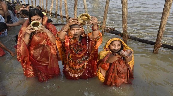 Bihar Chhath Puja 2021: लोकआस्था के महापर्व छठ पर आज व्रतियों ने उगते सूर्य को दिया अर्घ्य, चार दिवसीय पूजा हुई संपन्न