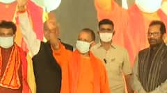 CM Yogi In Vrindavan: दीप प्रज्ज्वलित कर किया Hunar Haat का शुभारम्भ, Hema Malini भी रहीं मौजूद