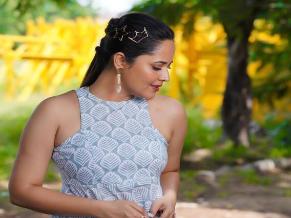 Anasuya Bharadwaj pics: இளம் நடிகைகளுக்கு டஃப் கொடுக்கும் அனுசுயாவின் லேட்டஸ்ட் கிளிக்ஸ்..! Anasuya Bharadwaj pics: இளம் நடிகைகளுக்கு டஃப் கொடுக்கும் அனுசுயாவின் லேட்டஸ்ட் கிளிக்ஸ்..!