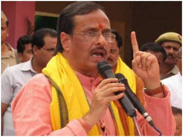 Uttar Pradesh Deputy CM Dinesh Sharma targeted samajwadi party said people do not want criminal perfume Agra News: डिप्टी सीएम दिनेश शर्मा  ने साधा समाजवादी पार्टी पर निशाना, बोले- यूपी को नहीं चाहिए अपराध वाला इत्र