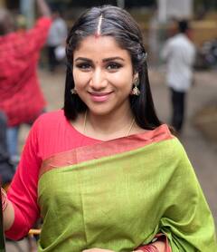 Alya Manasa | சேலையில வீடு கட்டவா..ஆல்யா மானசாவின் லேட்டஸ்ட் போட்டோ க்ளிக்ஸ்!