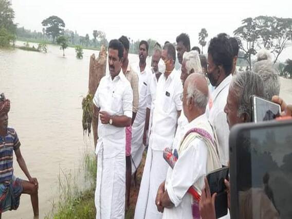 திருவாரூர் மாவட்டத்தில் கனமழை பாதிப்புகளை முன்னாள் அமைச்சர் காமராஜ் பார்வையிட்டார் திருவாரூர் மாவட்டத்தில் கனமழை பாதிப்புகளை முன்னாள் அமைச்சர் காமராஜ் பார்வையிட்டார்