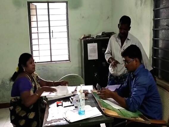 சேதமடைந்த விஏஓ அலுவலகம்: பயத்தில் பணிபுரியும் அலுவலர்கள்!