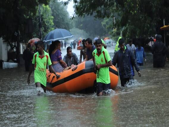 Chennai Heavy Rain : தொடர்ந்து ஒலிக்கும் போன்.. அலறிக்கொண்டே இருக்கும் கட்டுப்பாட்டு அறை.. தவிக்கும் மக்கள்!! Chennai Heavy Rain : தொடர்ந்து ஒலிக்கும் போன்.. அலறிக்கொண்டே இருக்கும் கட்டுப்பாட்டு அறை.. தவிக்கும் மக்கள்!!