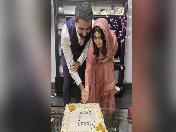 मलाला से शादी के बाद असर मलिक का दिल छू लेने वाला मैसेज, जानें- पत्नी के लिए क्या कहा? मलाला से शादी के बाद असर मलिक का दिल छू लेने वाला मैसेज, जानें- पत्नी के लिए क्या कहा?