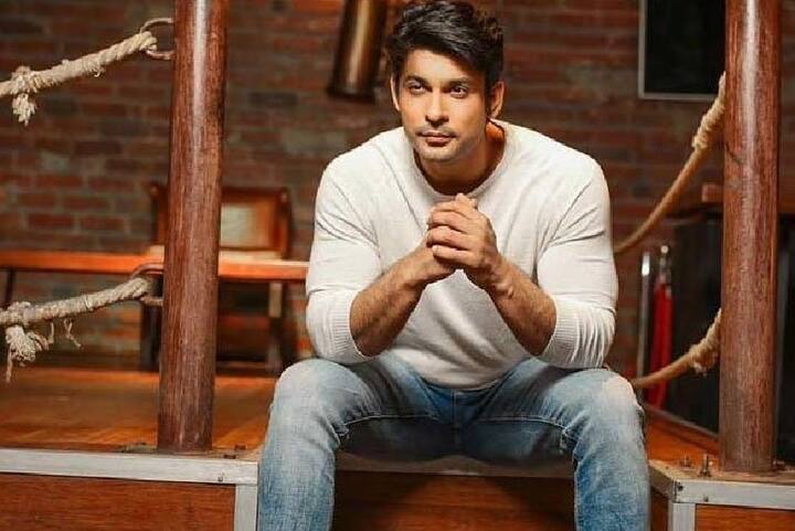 दिवंगत स्टार सिद्धार्श शुक्ला बिग बॉस 13 के विनर रह चुके हैं. लेकिन एक वक्त ऐसा भी था जब घर के अंदर सिद्धार्थ की तबीयत बहुत खराब हो गई थी, जिसके बाद उन्हें अस्पताल में भर्ती करवाना पड़ा था.