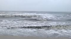 Tamil Nadu: Strong winds, situation worsens ahead of cyclone | Ground Report from Elias beach