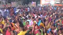 Chhath Puja: उगते सूर्य को अर्घ्य देखर छठ का समापन | Tabadtod Khabrein