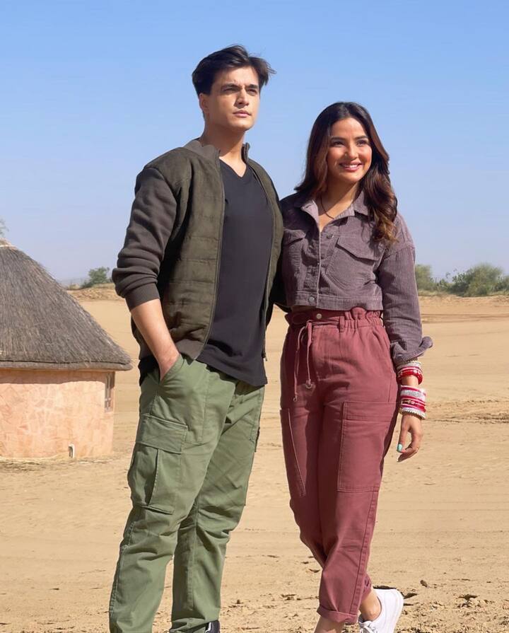 Mohsin called Jasmin a 'natural performer' while sharing the pictures on his official Instagram handle. The duo was all smiles while striking a pose for the camera.