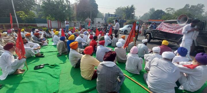 उनका आरोप है कि, बॉर्डर एरिया में कंटीली फेंसिंग जिससे खेती में काफी परेशानी होती है.