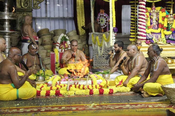 శ్రీవారి బ్రహ్మోత్సవాల్లో అర్చకుల వల్లగానీ, ఉద్యోగుల వల్లగానీ, భక్తుల వల్లగానీ జరిగిన దోషాల నివారణకు పుష్పయాగం నిర్వహిస్తారు.