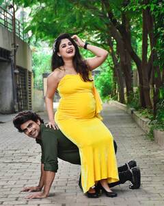 IN PICS : रुची सवर्णचं मॅटर्निटी फोटोशूट; पाहा खास फोटो