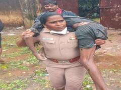 'அவரு சாகல' துரிதமாய் செயல்பட்ட பெண் போலீஸ்! தோளில் தூக்கிச் சென்று காப்பாற்றிய சிங்கப்பெண்!