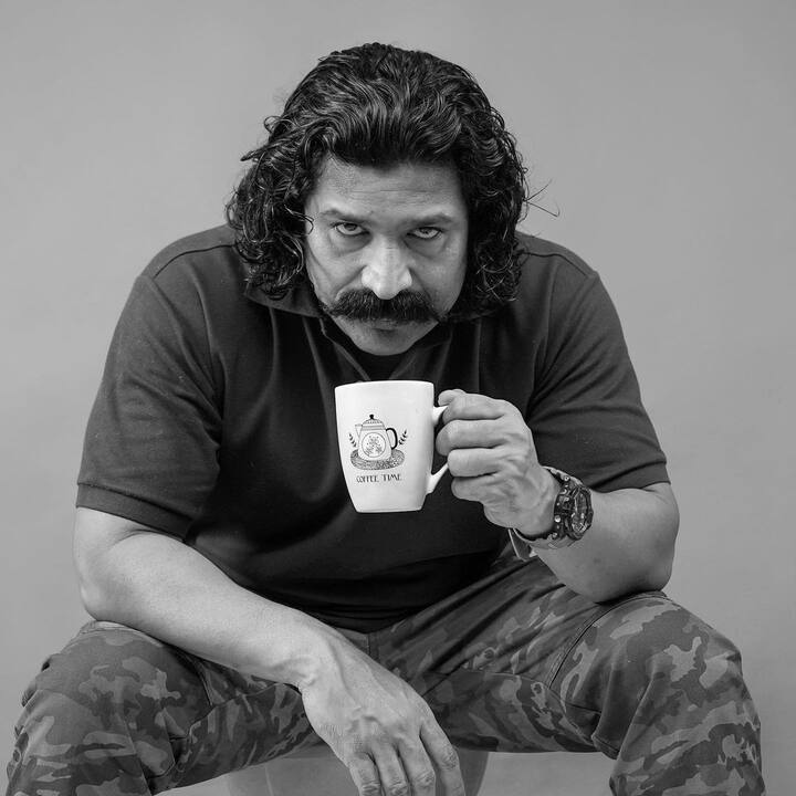 प्रवीण तरडे यांचं फॅन फॉलविंग चांगलेच आहे, त्यांच्या फॅन्सला त्यांच्या बद्दल नेहमीच कुतुहल असते (photo : pravinvitthaltarde/ig )