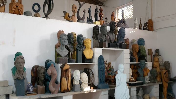 सावर्डे सारख्या ग्रामीण भागात हे कला दालनात हे शिल्प साकारल्यामुळे आणि या शिल्पाची एवढी महाग असल्याने बघ्यांची गर्दी येथे पहायला मिळते..