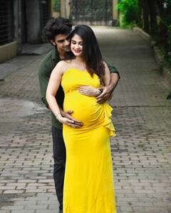 IN PICS : रुची सवर्णचं मॅटर्निटी फोटोशूट; पाहा खास फोटो