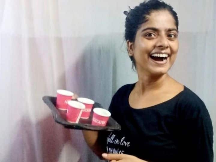 कोलकाता की रहने वाली टुकटुकी हमेशा से ही पढ़ने में मेहनती रही है. उसके पिता कहते थे कि अगर वो ऐसे ही मन लगाकर पढ़ती रही तो उसे आसमान छूने से कोई नहीं रोक सकता. टुकटुकी के माता पिता चाहते थे कि वो बड़ी होकर शिक्षिका बने. अपने पापा का सपना पूरा करने के लिए टुकटुकी ने कड़ी मेहनत कर एमए इंग्लिश की पढ़ाई की और अच्छा प्रदर्शन भी किया, लेकिन उसे उसके बाद नौकरी नहीं मिली.