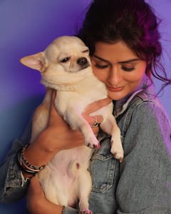 Payal Rajputh Photos: తన బుజ్జి పప్పీలతో హాట్ బ్యూటీ పాయల్...