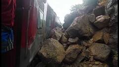 Rail Accident: পাহাড় থেকে হঠাৎ গড়িয়ে এল বোল্ডার, ভোররাতে কর্নাটকে ট্রেন দুর্ঘটনা| Bangla News