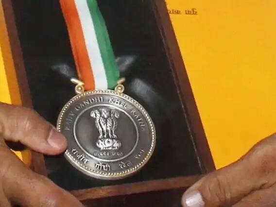 Major Dhyan Chand Khel Ratna award to Neeraj Chopra Mithali Raj Sunil Chhetri Khel Ratna Award : नीरज चोप्रा, मिताली राज, सुनिल छेत्री यांना 'खेलरत्न' पुरस्कार; राष्ट्रपतींच्या हस्ते  शनिवारी होणार सन्मान