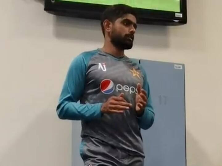 T20 World Cup: Pakistan Captain Babar Azam warns team member in his dressing room speech T20 World Cup: हार के बाद ड्रेसिंग रूम में पाकिस्तानी कप्तान बोले- कोई भी खिलाड़ी किसी दूसरे खिलाड़ी पर हार का ठीकरा न फोड़े