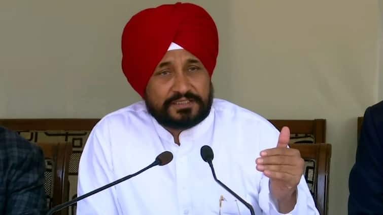 Punjab CM Charanjit Singh Channi Mengumumkan Kasus Lama Terhadap Petani Karena Membakar Tunggul Akan Dibatalkan