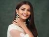 Pooja Hegde pics: வெள்ளை மயில் போல் இருக்கும் விஜய் பட நடிகை..!