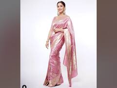 In Pics: मराठमोळ्या साडीत खुललं धकधक गर्लचं सौंदर्य (Madhuri Dixit), फोटो बघताच चाहत्यांच्या हृद्याचे चुकले ठोके