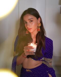 Alia Bhatt Pics: பாலிவுட் பியூட்டி ஆலியா பட் லேட்டஸ்ட் க்ளிக்ஸ்