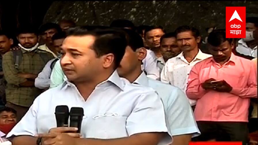 Nitesh Rane on ST workers Strike : सोनिया गांधीसमोर वाकून वाकून मुख्यमंत्र्यांच्या मानेला पट्टा; नितेश राणेंची शेलकी टीका st workers strike bjp mla nitesh rane criticizes cm uddhav thackeray Nitesh Rane on ST workers Strike : सोनिया गांधीसमोर वाकून वाकून मुख्यमंत्र्यांच्या मानेला पट्टा; नितेश राणेंची शेलकी टीका