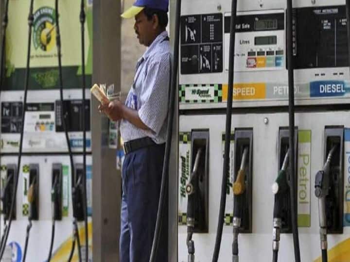 Tamil nadu minister signals of not reducing tax on petrol diesel पेट्रोल-डीजल पर Tamil Nadu में नहीं घटेगा टैक्स, राज्य के वित्त मंत्री बोले- अगस्त के बजट में की थी कटौती