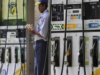 petrol Diesel price: தொடர்ந்து குறையாத பெட்ரோல், டீசல்... காரணம் இது தான்!