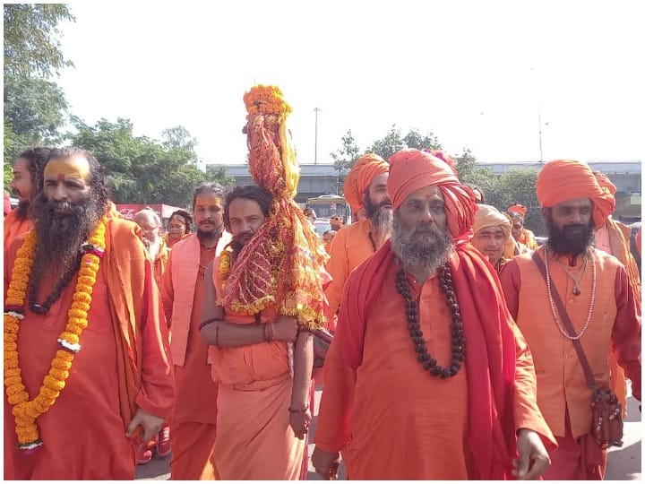Uttrakhand News: एक महीने यात्रा के बाद हरिद्वार पहुंची पवित्र छड़ी यात्रा