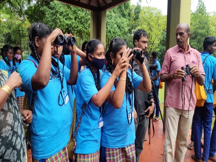 தாமிரபரணி தடங்களில் இயற்கை நடை.. காட்டுக்குள் களப்பயணம் மேற்கொண்ட நெல்லை மாணவர்கள்..