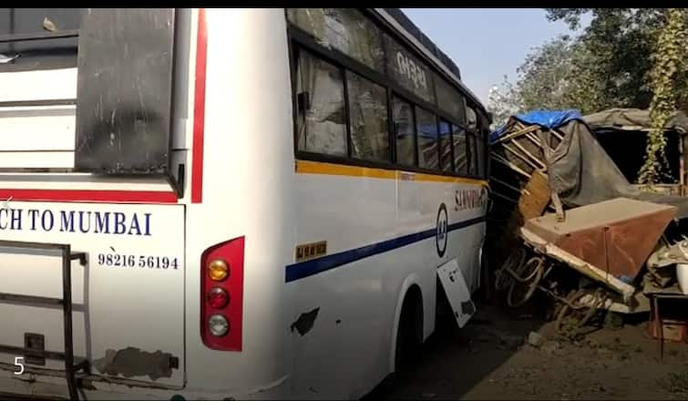 Triple Accident Valsad : terrible road accident between bus, truck and tempo near bhilad village વલસાડના ભિલાડ નજીક બસ, ટ્રક અને ટેમ્પો વચ્ચે સર્જાયો ભયાનક અકસ્માત, પતિ-પત્ની સહિત ત્રણ લોકોના મોત, જાણો વિગતે