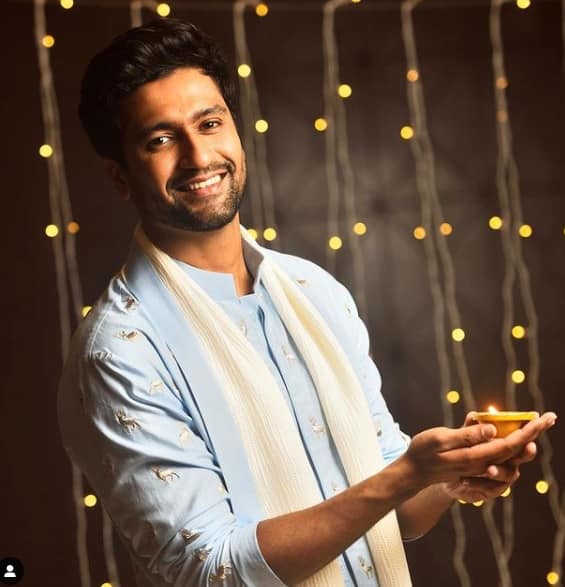 নিজেই জানিয়েছেন, অভিনয় জীবন শুরু করার আগে ইঞ্জিনিয়ারিং পড়তেন ভিকি কৌশল।
