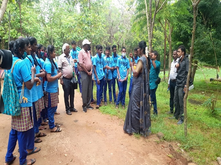 தாமிரபரணி தடங்களில் இயற்கை நடை.. காட்டுக்குள் களப்பயணம் மேற்கொண்ட நெல்லை மாணவர்கள்..